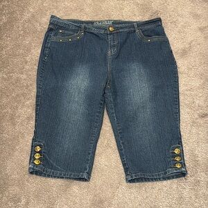 Kamikaze Denim Capris SIZE 22
